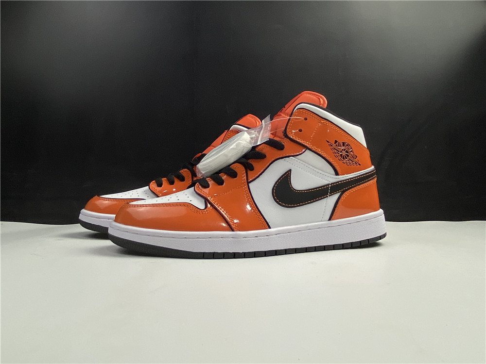 Jordan1 Mid SE Turf Orange DD6834-802