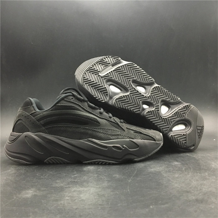 adidas Yeezy Boost 700 V2 Vanta FU6684