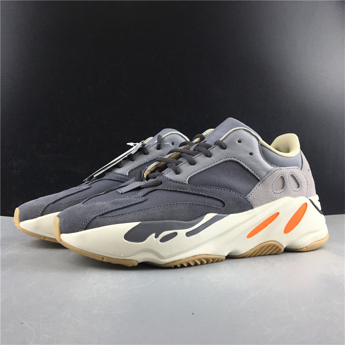 adidas Yeezy Boost 700 Magnet Fv9922