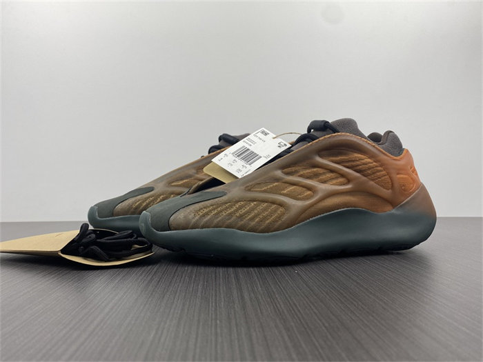 adidas Yeezy 700 V3 Copper Fade GY4109