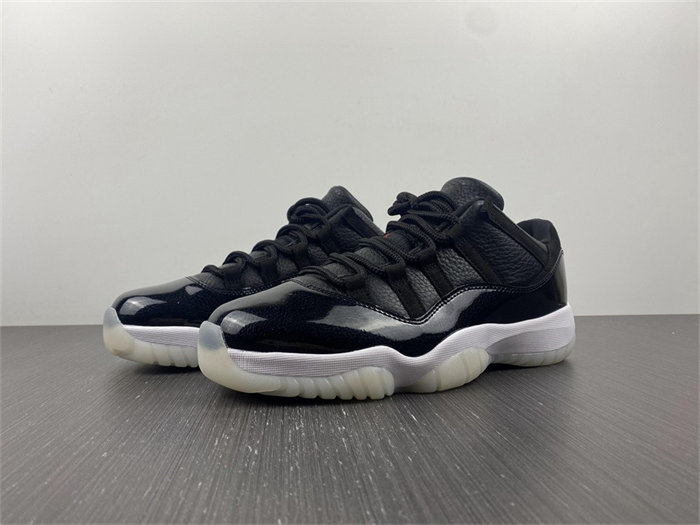 Jordan 11 Retro Low 72-10 AV2187-001