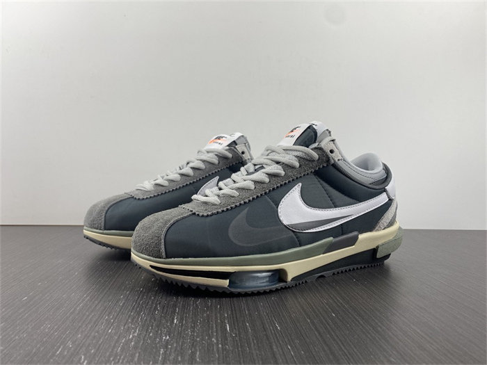 Nike Cortez 4.0 sacai Grey DQ0581-001