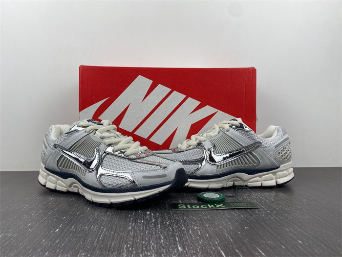 Nike Zoom Vomero 5 Photon Dust Metallic Silver  FD0884-025