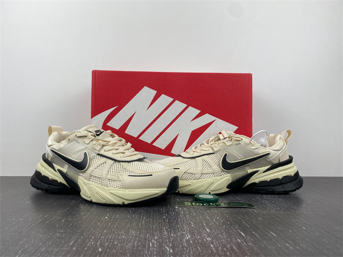 NIKEV2K Runtekk 3XL  FD0736-101