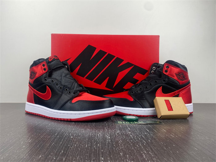 Jordan 1 Retro High OG Satin Bred FD4810-061