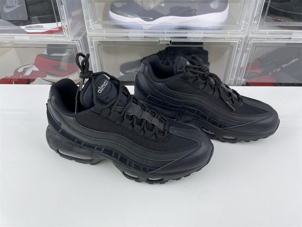 Air Max 95 Essential 'Triple Black'