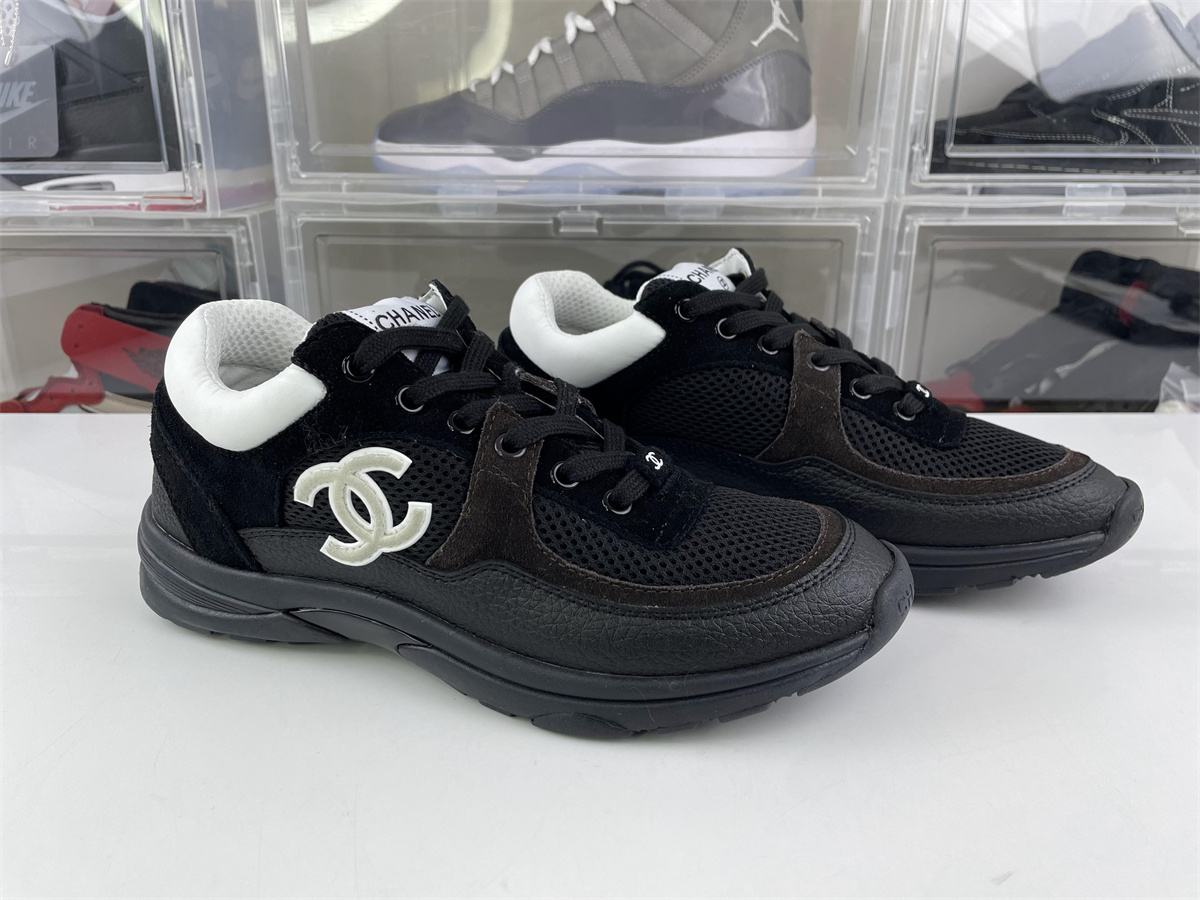 Chanel Black walking sneaker ( EU35-46)