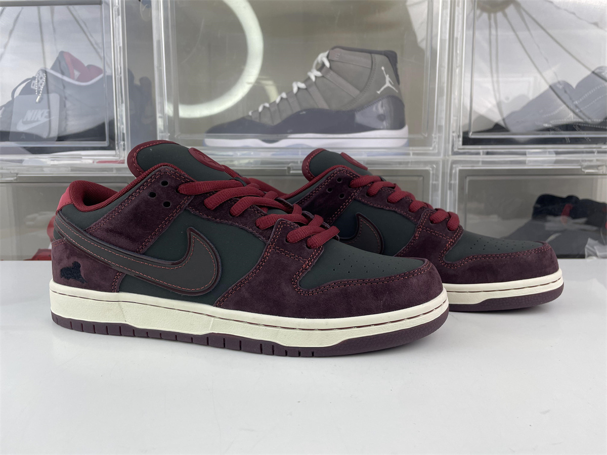 Riot Skateshop x Nike SB Dunk Low