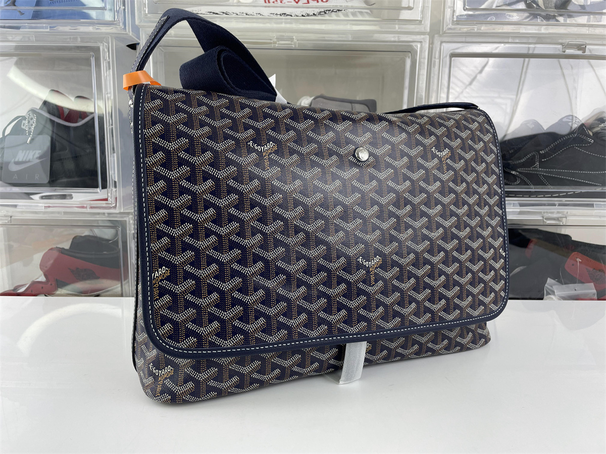 GOYARD Purple Citadin Postal bag ( 35x 26 x 7.5cm)