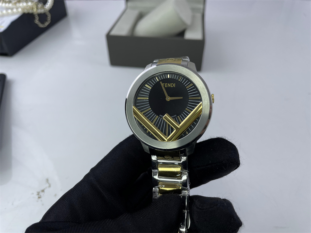 FENDI Lovers Silver gold LOGO watch ( 36 or 42 cm)