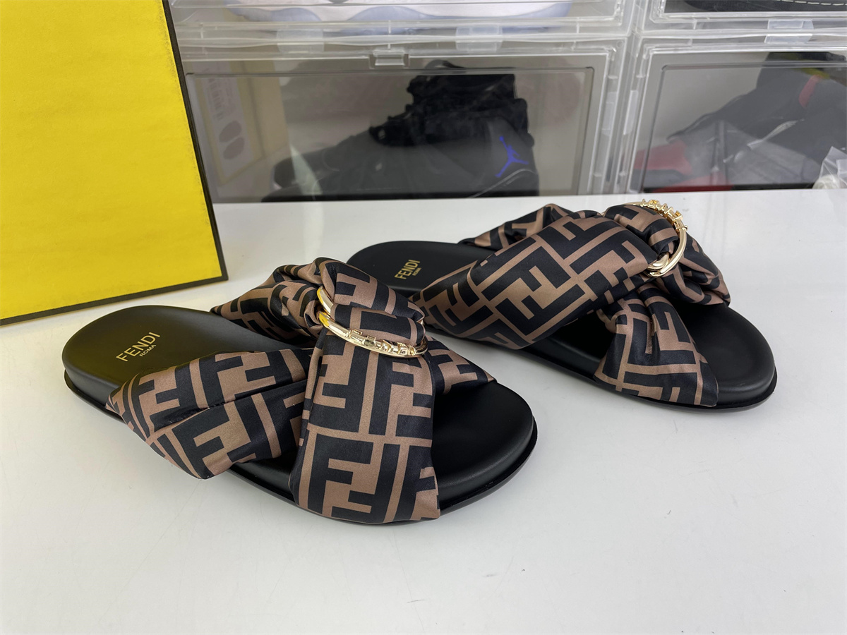 Fendi Ladies Clothes Slippers