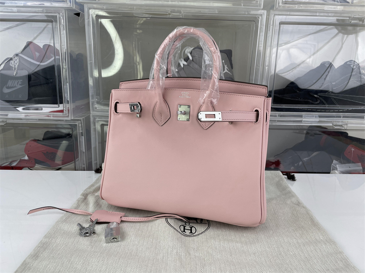 Hermes Pink full hand made bag, ( 25 x 20 x 14cm)