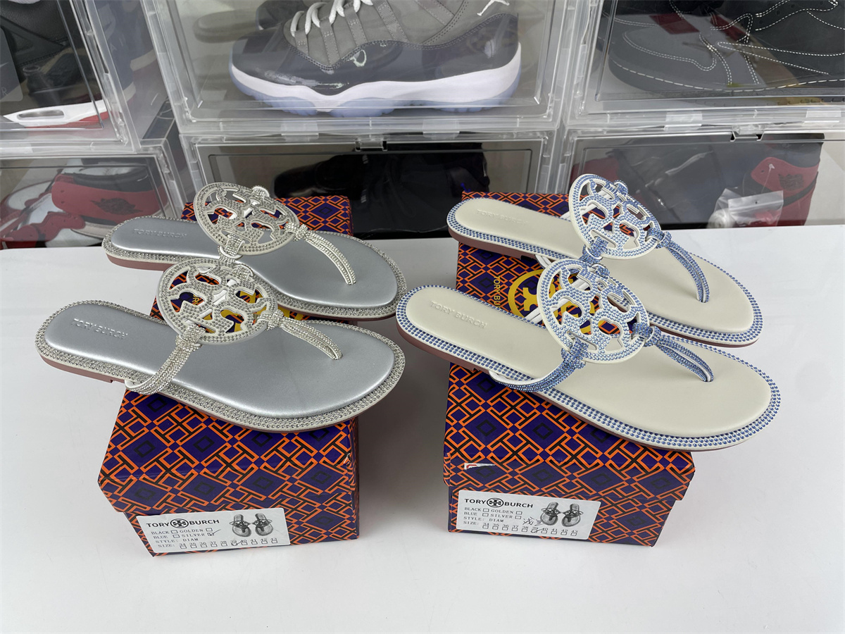 TORY Burch Silver / Blue UNC Slipper