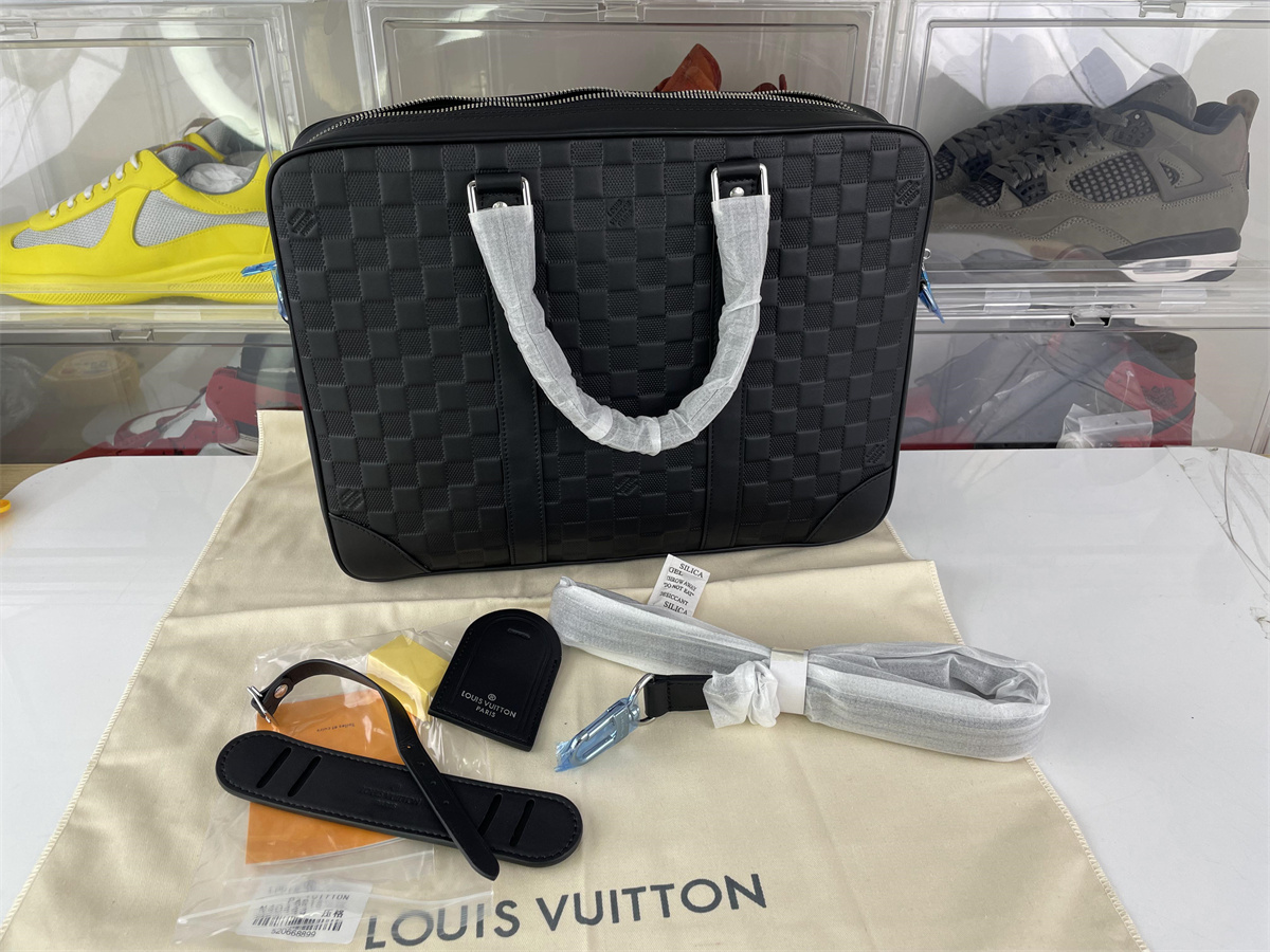 LV Black mans Voyage NM Briefcase Damier Infini, (36.5 x 27.5 x6 cm)