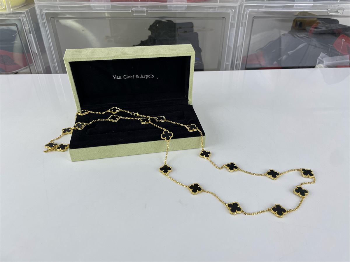 Van Cleef & Arpels Black Gold Necklace 20 leafs, (90cm length)