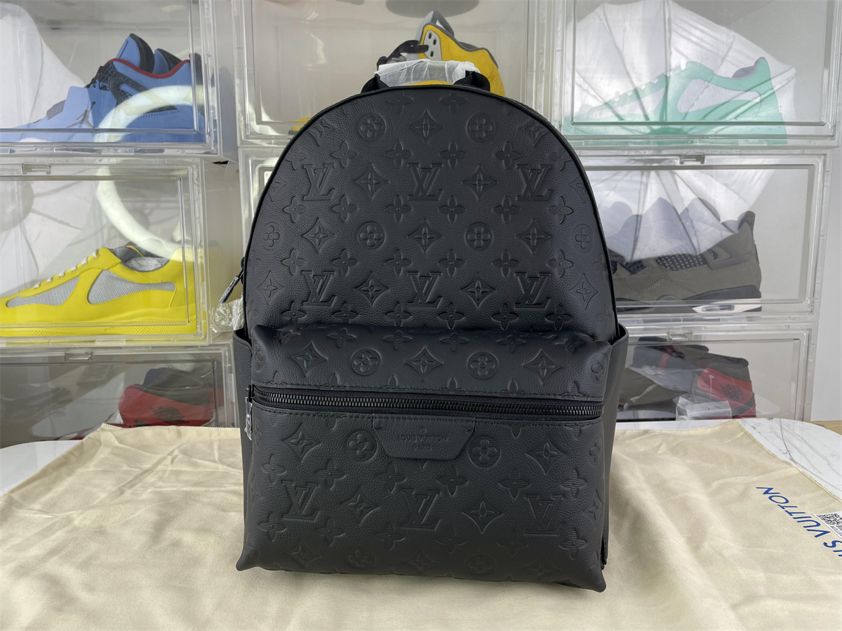 LV BackPack Black( 29 x 38 x 20 cm)