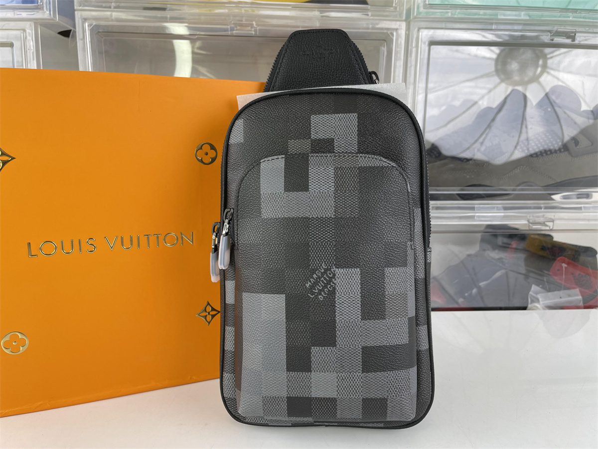 LV mens Black Grey Checkboard mark AVENUE bag, (31x 20 x 7 cm)