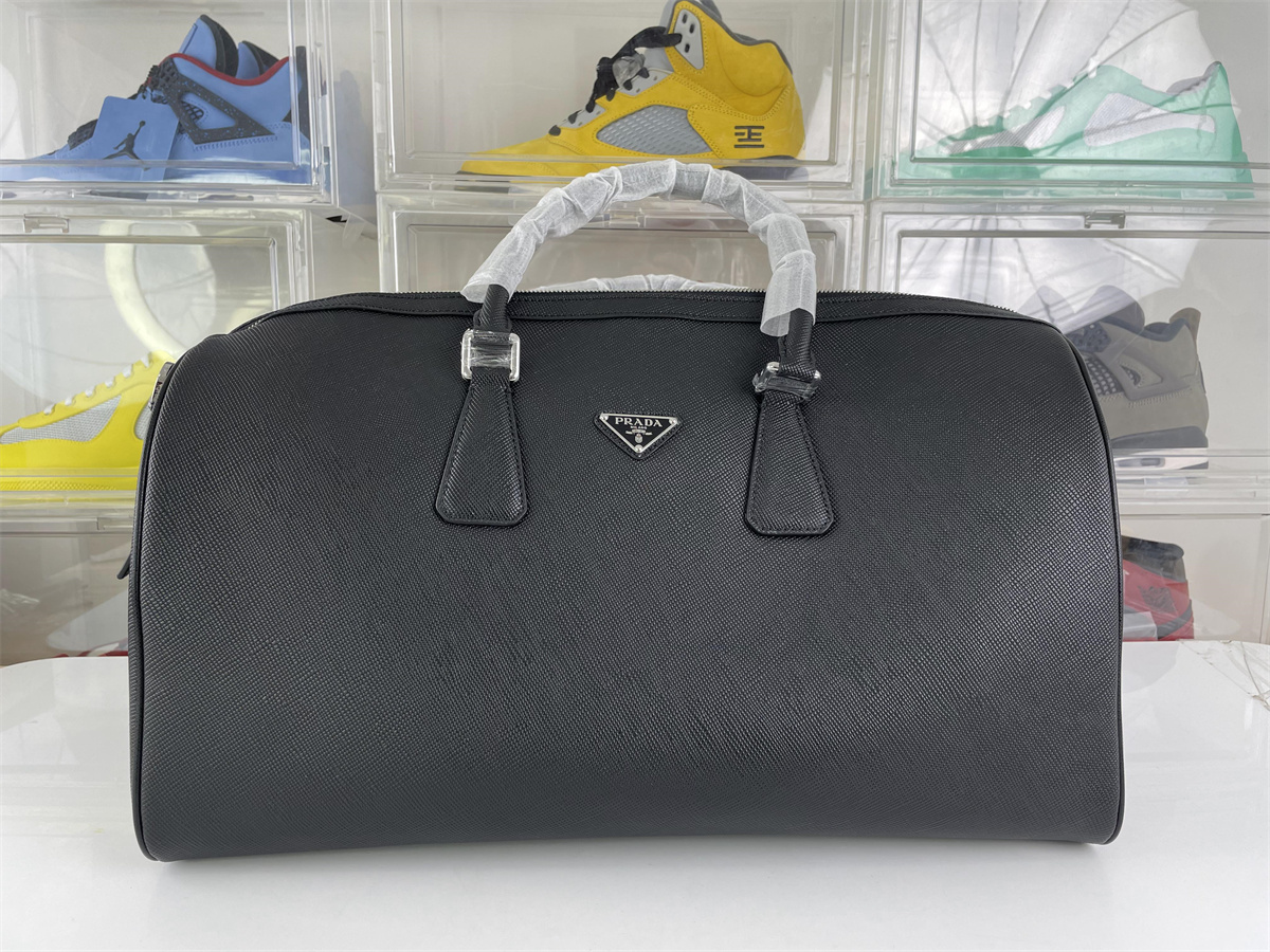 Prada Black Saffiano Travelling bag, (50 x 27.5 x 25cm)