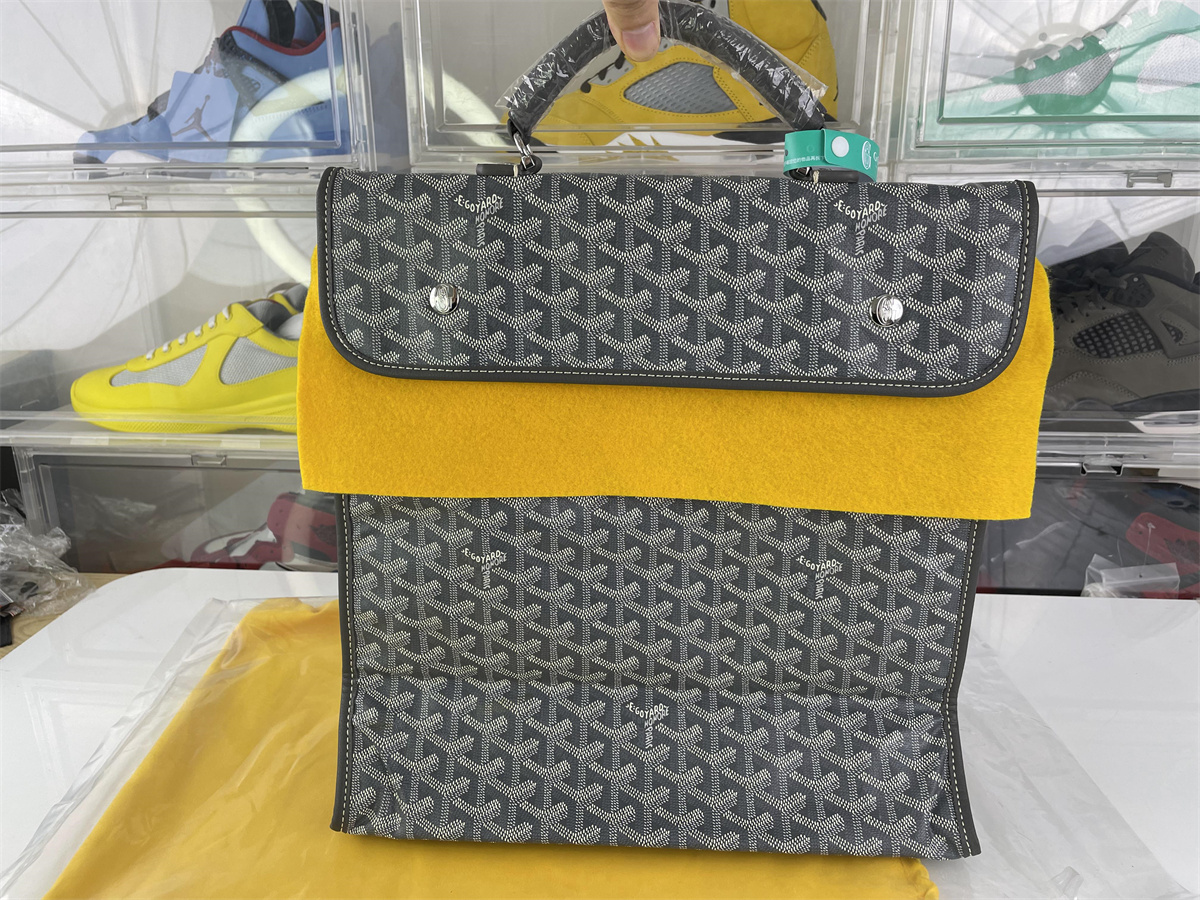 GOYARD Grey Backpack, soft leather, (36 X 33 X 16 cm)