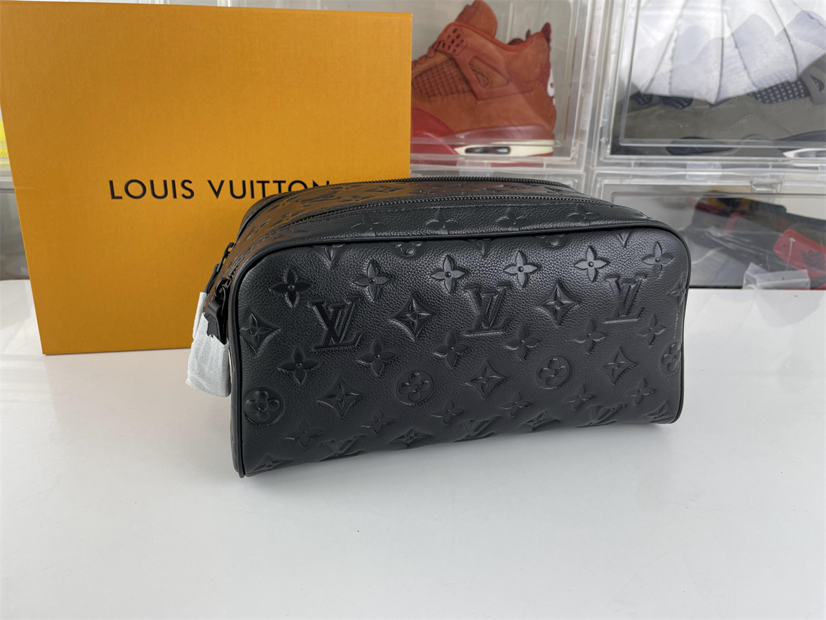 LV Black Dopp Kit Pressed Leather Toiletry  bog