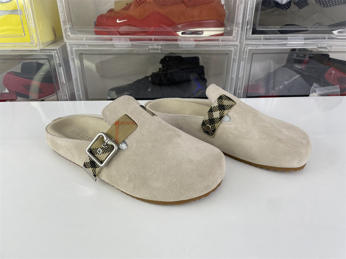 Burberry Urchin Cream White suede sandal