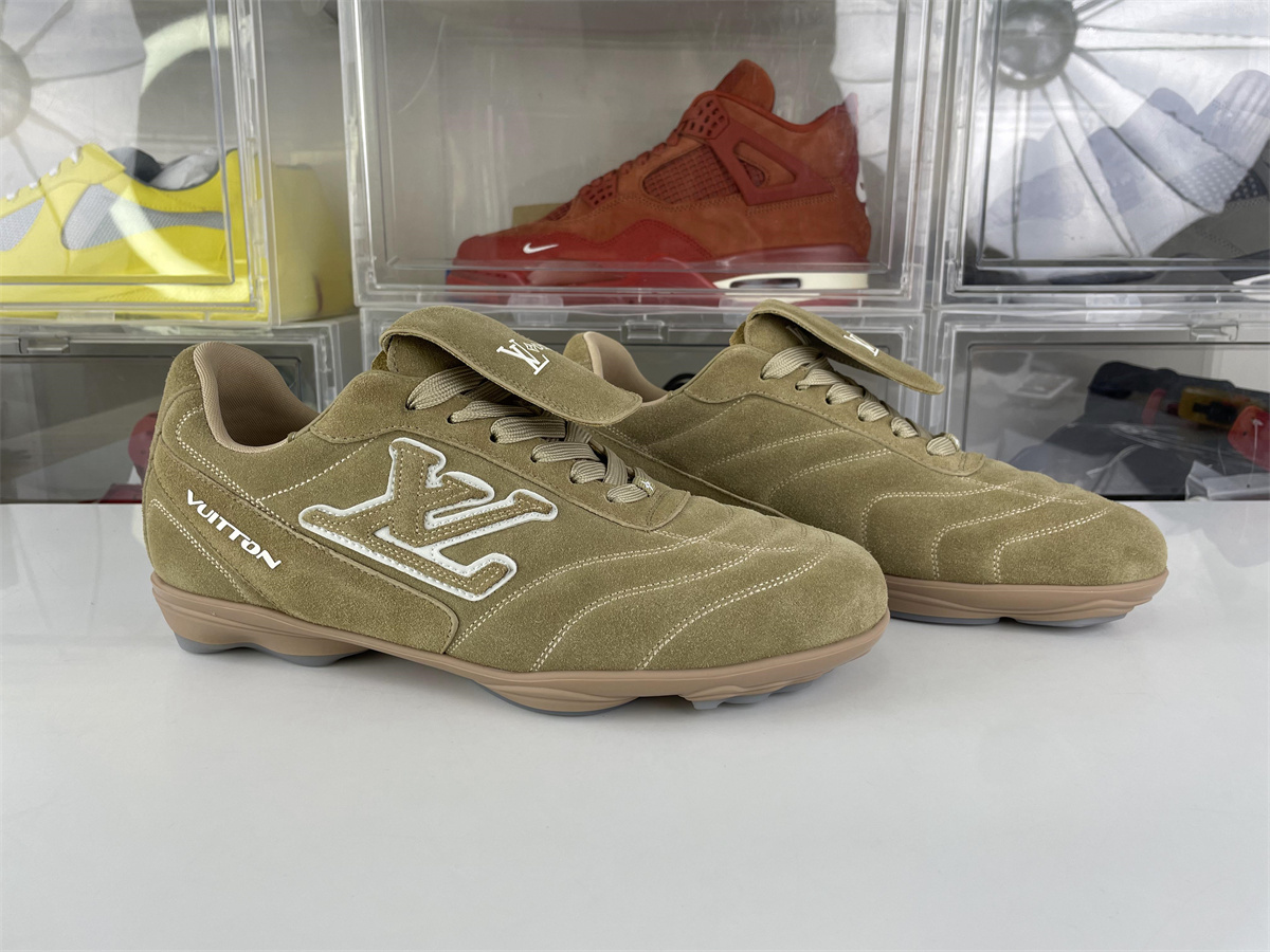 Louis Vuitton Footint Soccer 25ss Tan Color