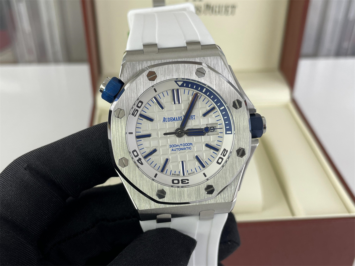 Audemars Piguet RoyalOAK OffShore Silver White Blue Diving Machine Watch (42 mm)