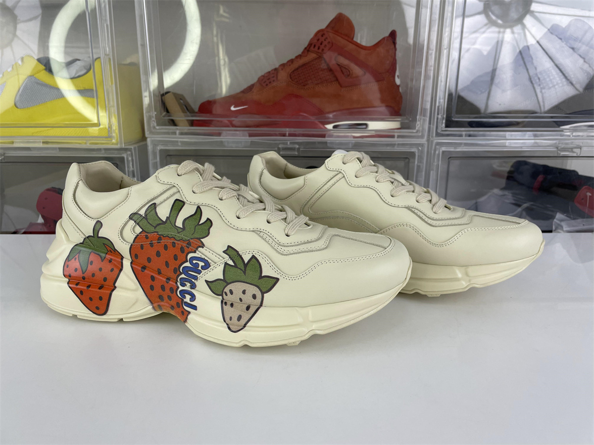 GUCCI 3 Strawberry Cream White big shoes