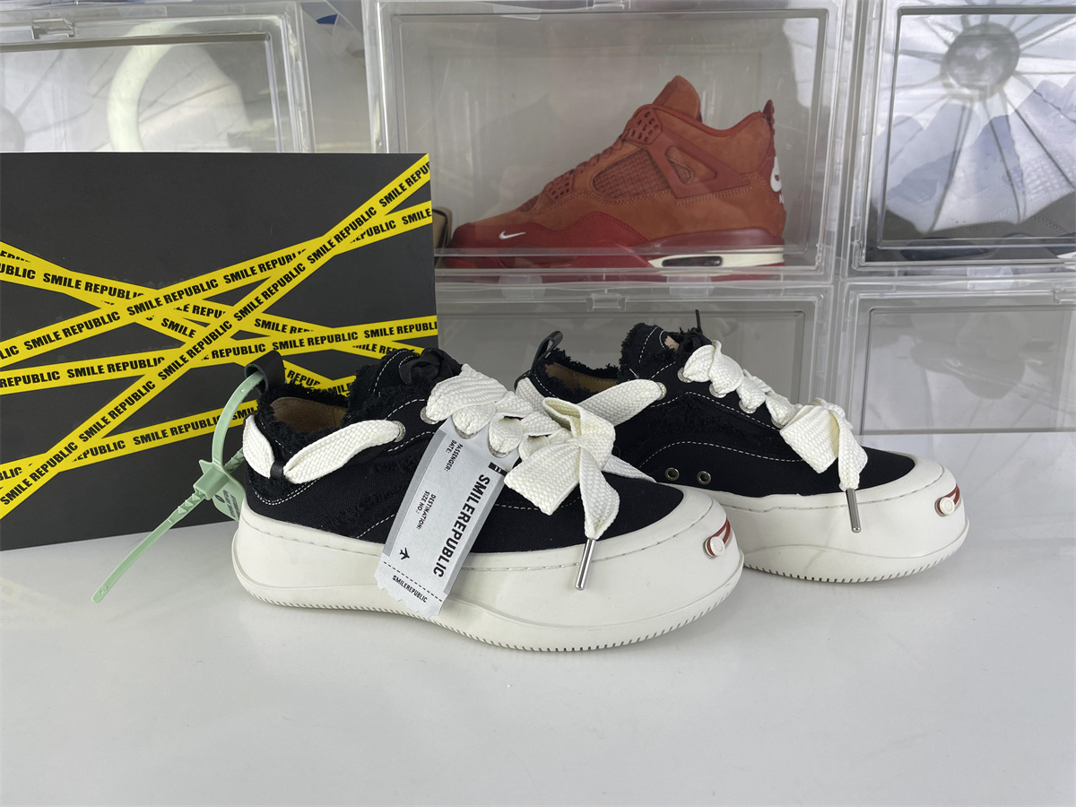 SmileRepublic Black Converse upper White sole shoes, (EU35-44)